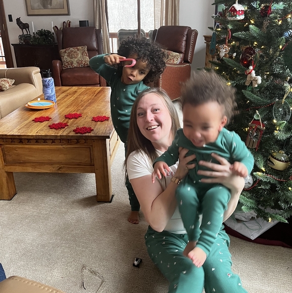 Meet your Posher, Malayna - Picture 2 of 4